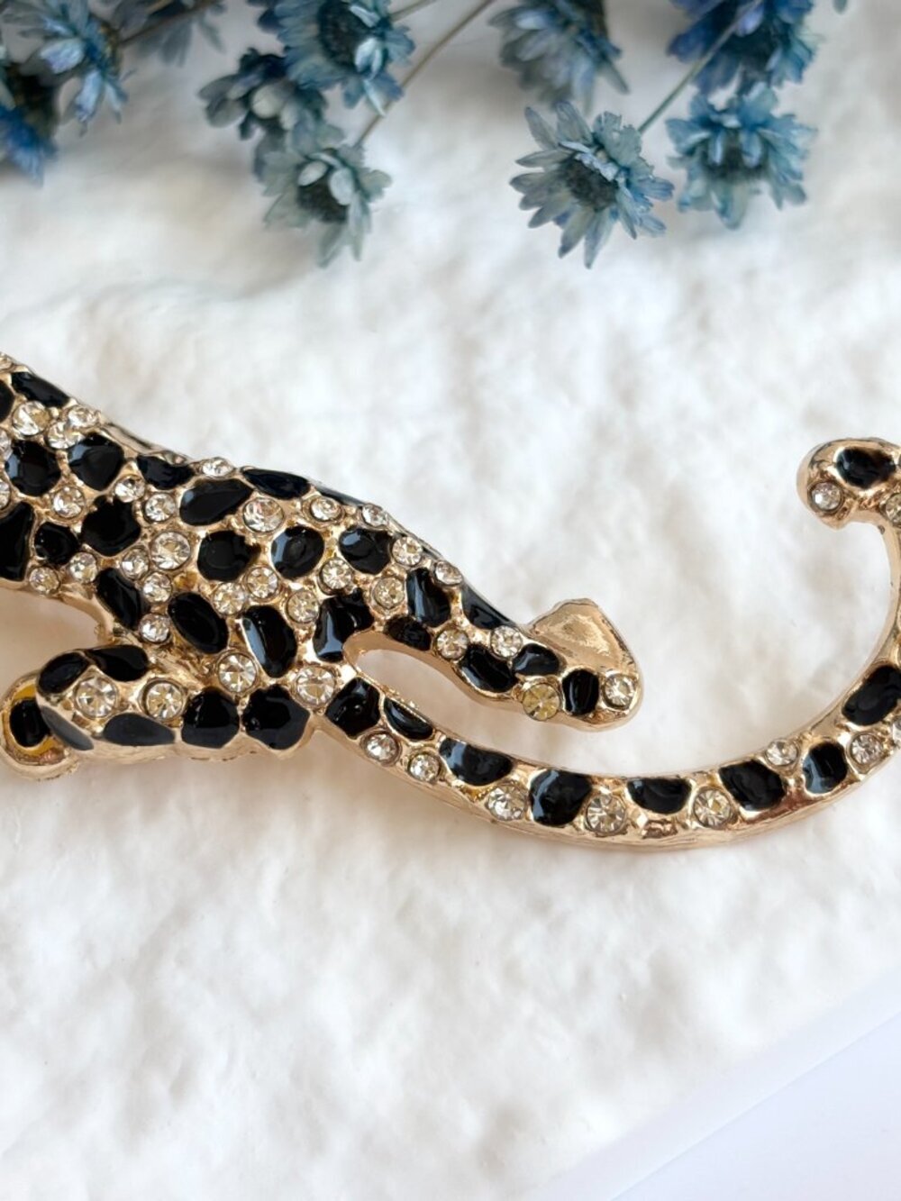 Climbling Leopard Figural Gold Toned Black Rhinestone Vintage Insp Brooch Pin - Picture 8 of 13